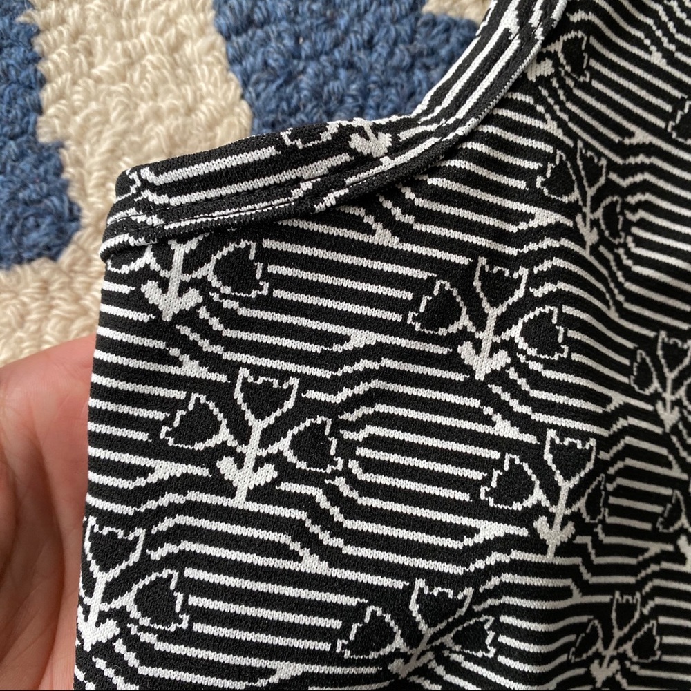 🖤 ZARA BLACK WHITE STRIPE FLORAL CROP TOP! - Picture 5 of 9